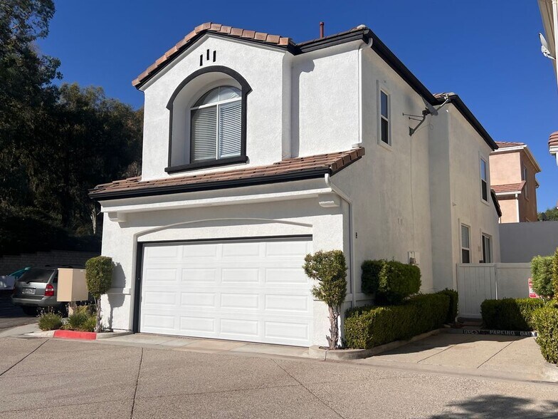 Building Photo - 27934 Crown Ct Cir