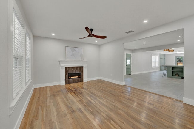 Building Photo - 1017 W Martin Luther King Dr