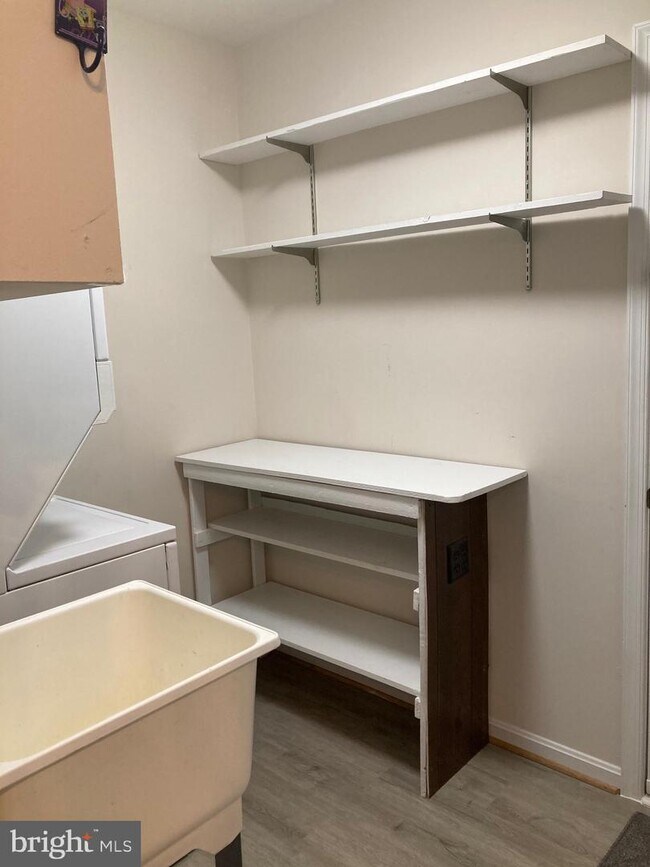 Building Photo - 2819 Berth Ct