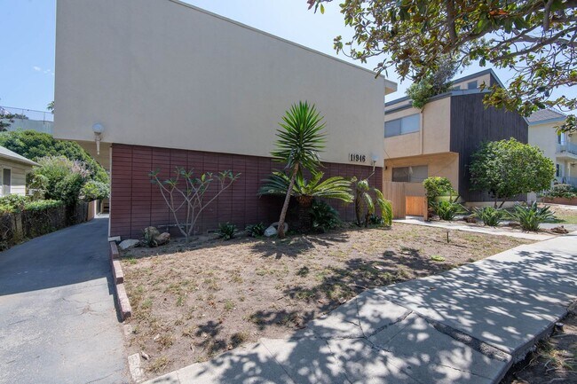 Building Photo - 11946 Kiowa