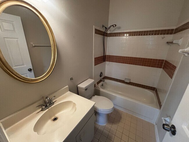 Building Photo - Newly Renovated 3/2 Home - Lake Joy/Magic Lake Communities