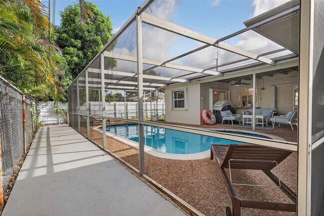 Building Photo - 1820 N 56th Ave