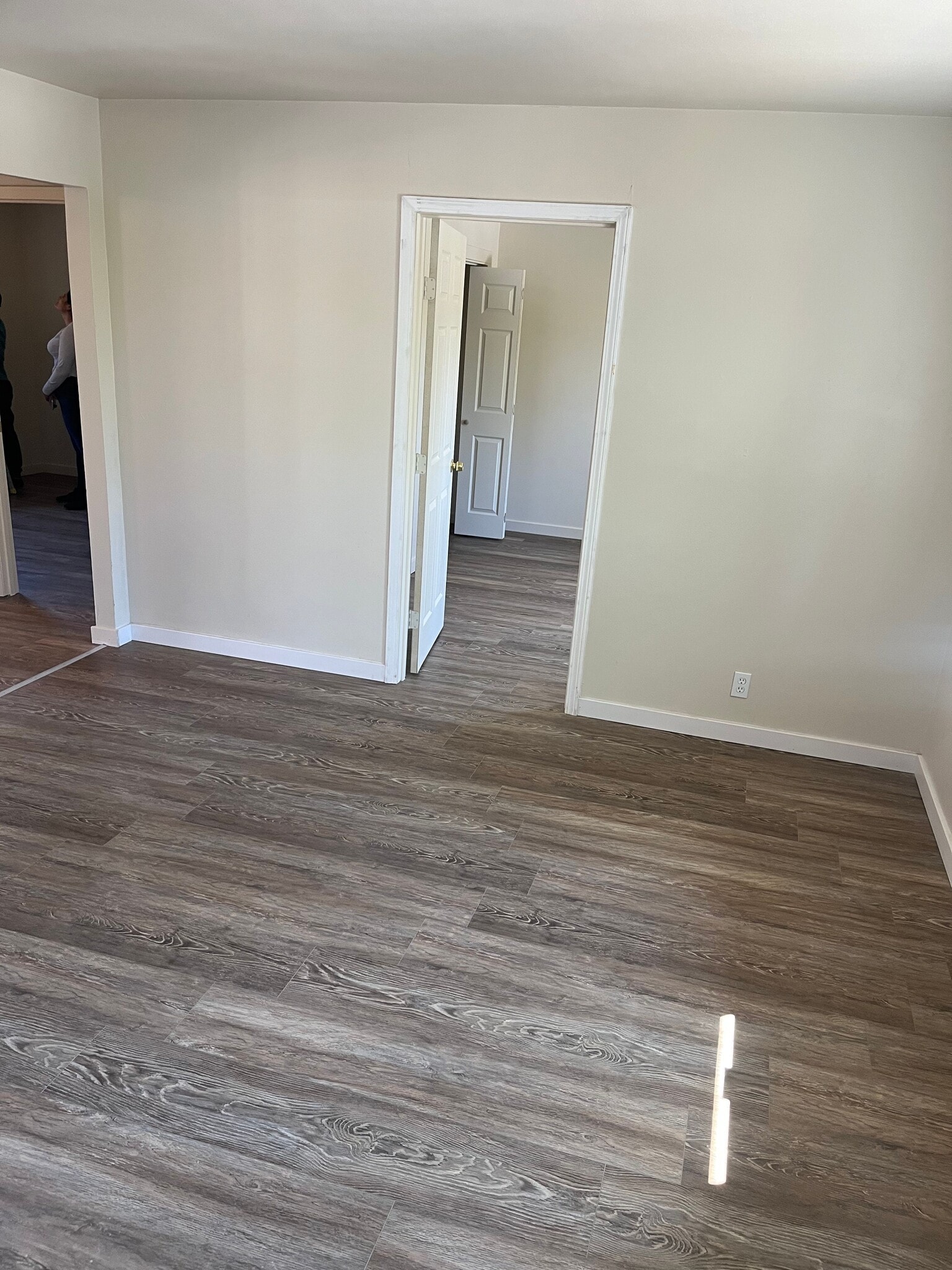 Building Photo - 325 Sunnyside St