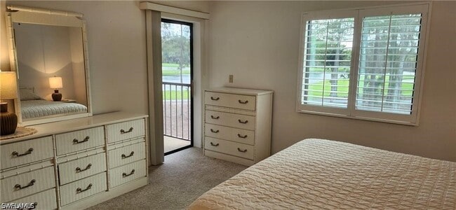 Building Photo - 221 Fox Glen Dr