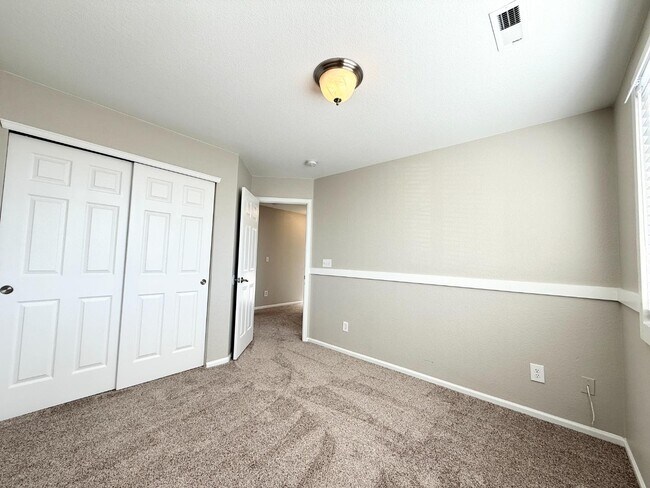 Building Photo - 14837 E 118th Ave