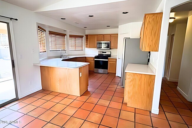 Building Photo - 9431 Serpentine Ln