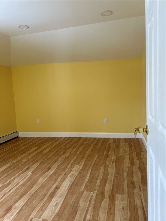Building Photo - 9661 W Ridge Rd