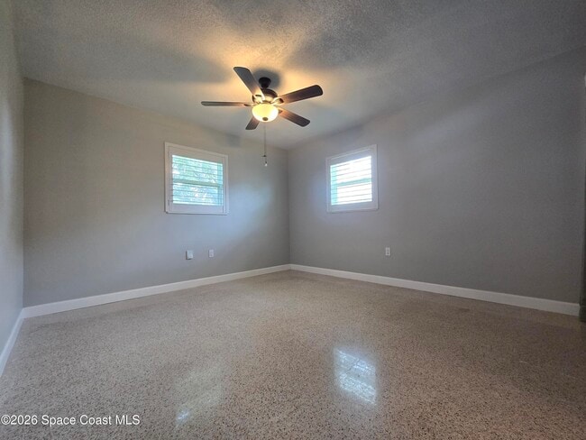 Building Photo - 550 Capri Rd