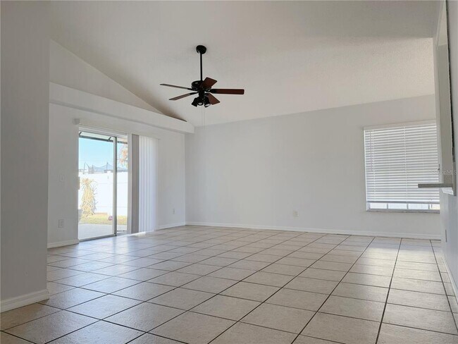 Building Photo - 8706 Fort Shea Ave