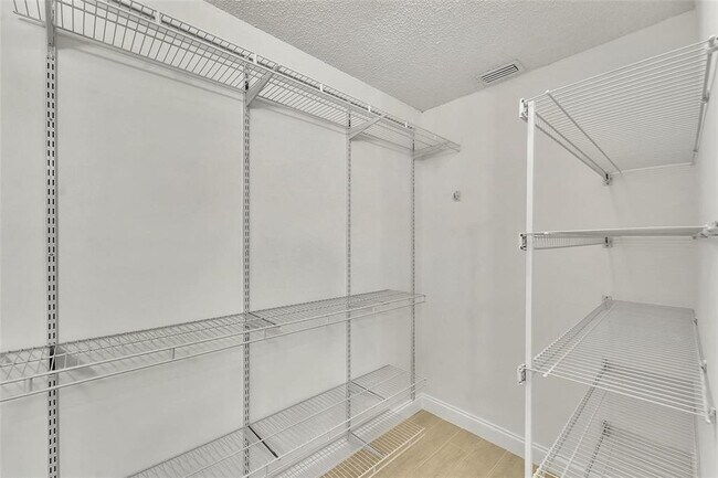 Building Photo - 3529 NW 35th St