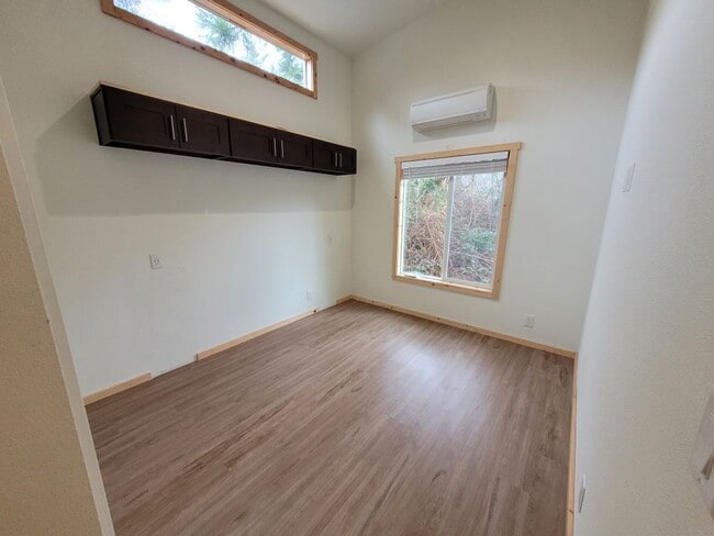 Building Photo - 65000 US-26