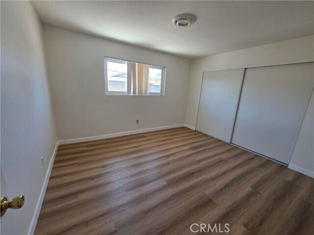Building Photo - 928 N Vicentia Ave
