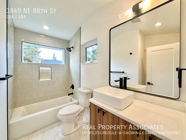 Building Photo - 3849 NE 88th St