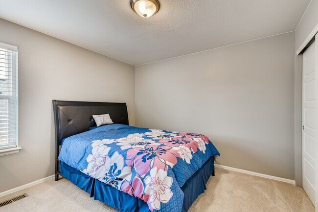 Building Photo - Lovely, Spacious Home in Arvada's Leyden Rock Neighborhood - Available July 6th!