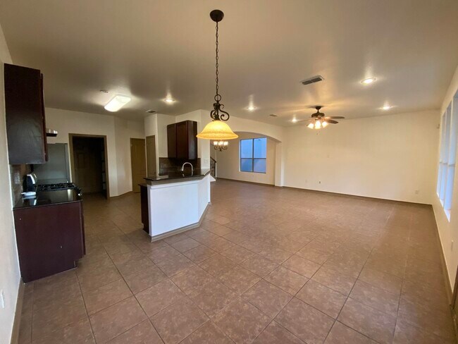 Building Photo - 9813 Sandhill Dr