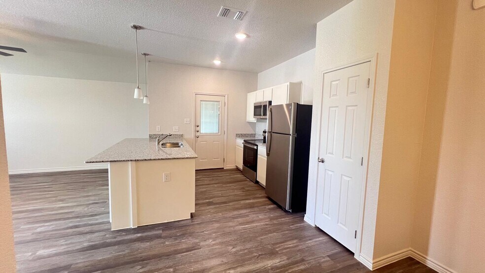 Building Photo - 5812 McGregor Loop