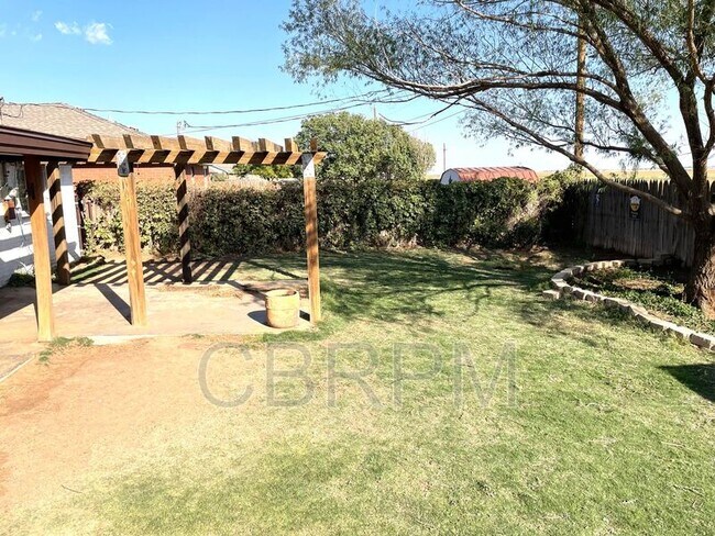 Building Photo - 1428 5th St