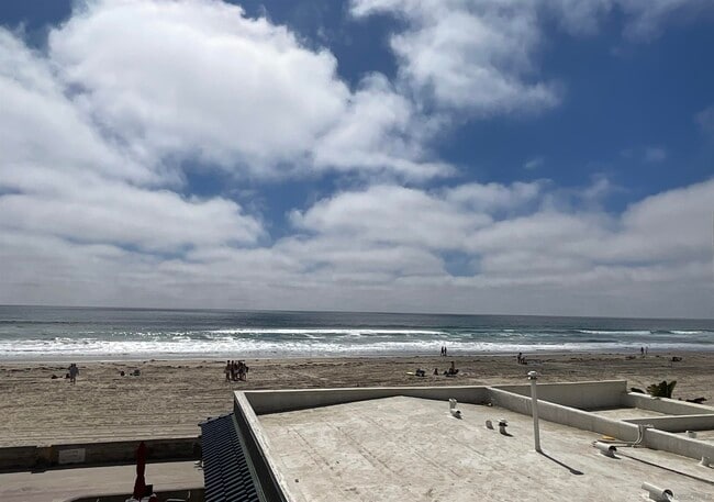 Building Photo - 3773 Ocean Front Walk