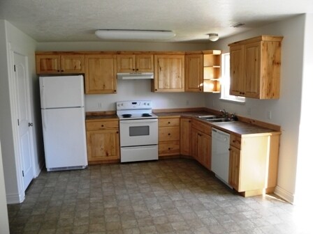 Building Photo - Great Town Home for Rent in Ogden