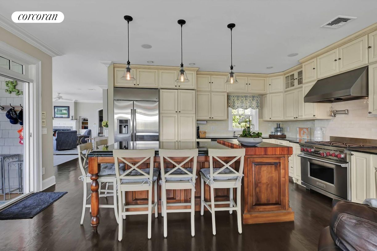 Building Photo - 9 Private Rd