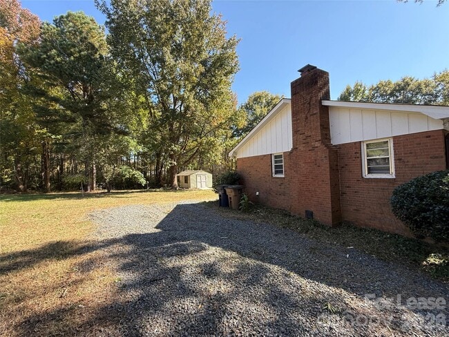 Building Photo - 201 Allison Dr