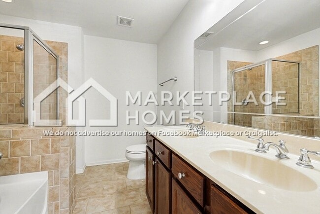 Building Photo - 3013 Freeport Dr