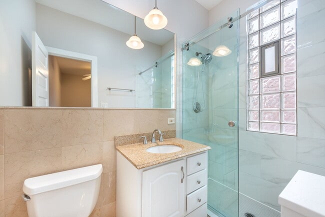 Building Photo - 3722 N Bosworth Ave