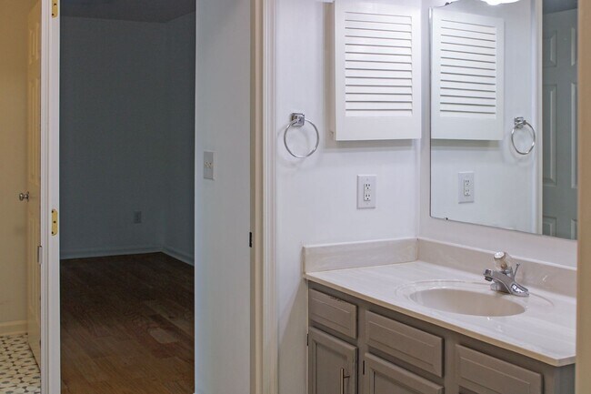 Building Photo - 42 Waterwheel Dr