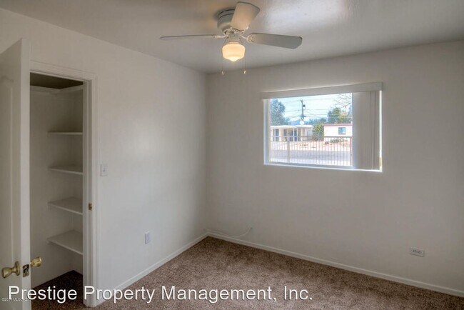 Building Photo - 4 br, 2 bath House - 4656 E 14th St