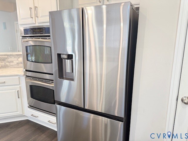 Building Photo - 9379 Roseland Ct