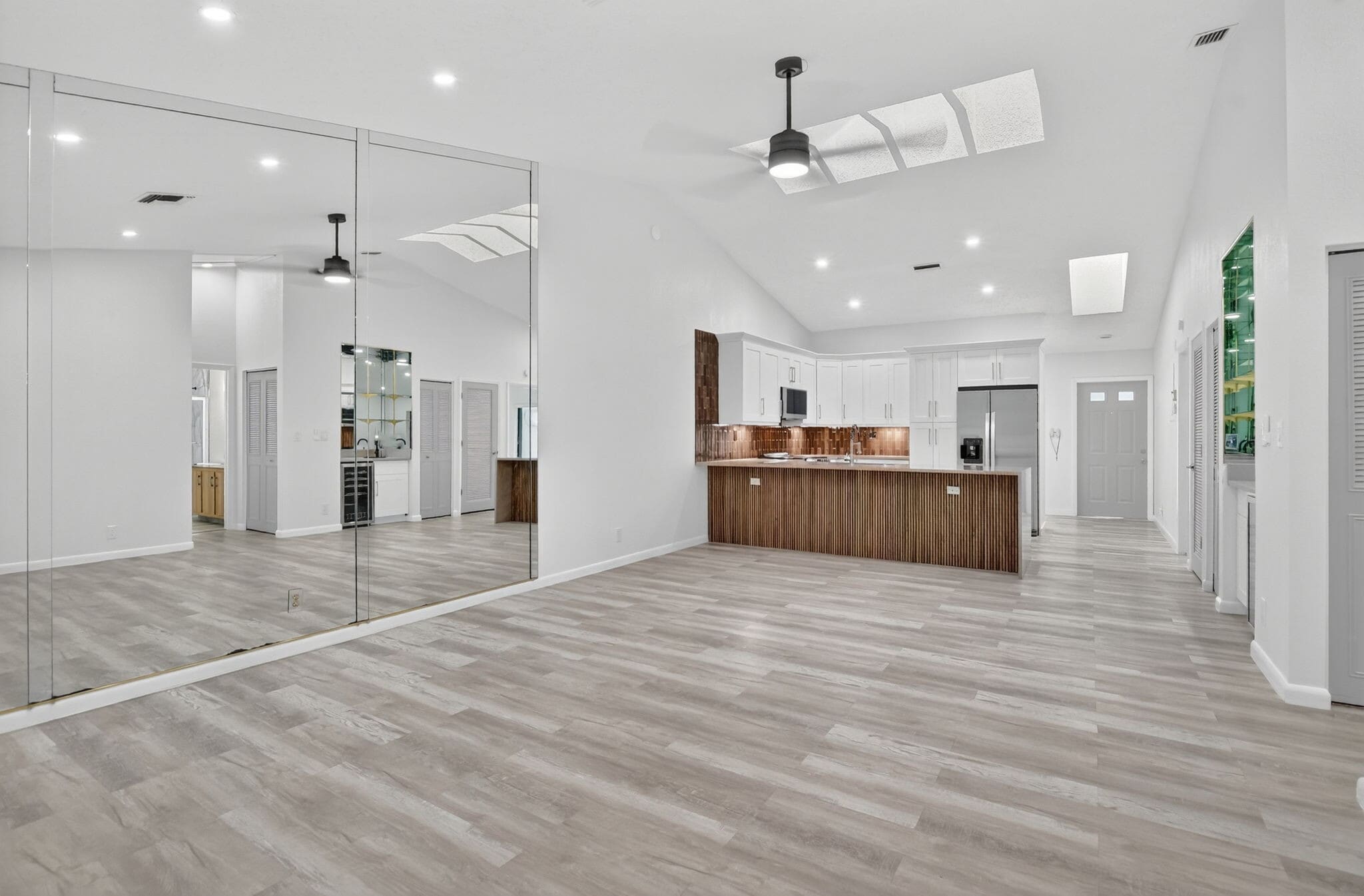 Building Photo - 22576 Vistawood Way