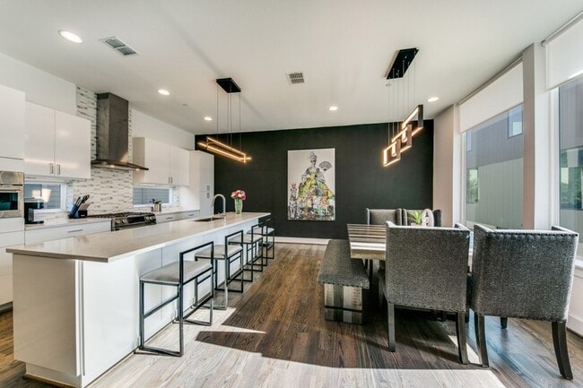 Building Photo - 345 Mathey Ct