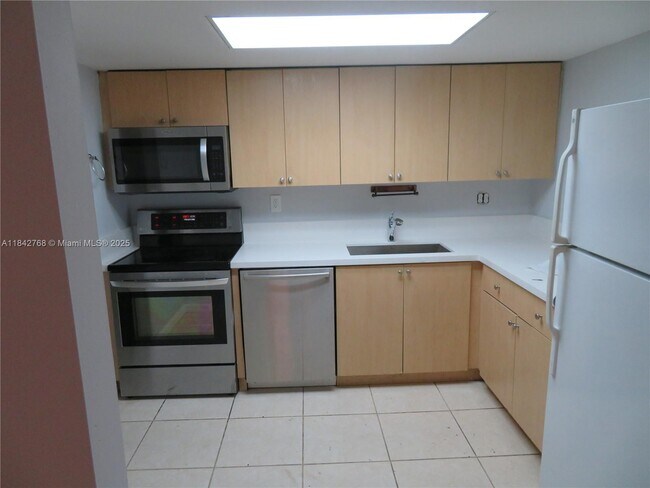 Building Photo - 13878 SW 67th Terrace
