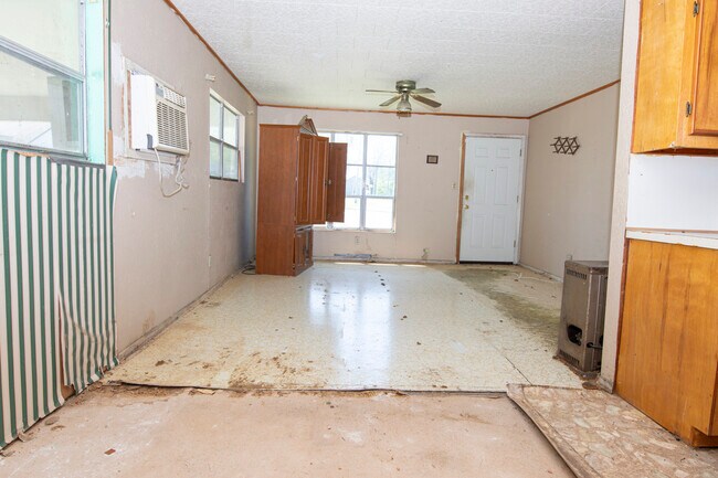 Building Photo - 407 Nugier Ave