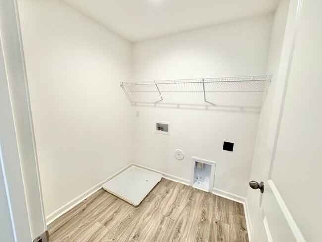 Building Photo - Three bedroom 2 1/2 bath single-family home in the new Kensington community