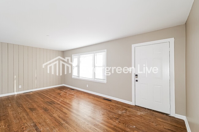 Building Photo - 6212 E 95th Terrace