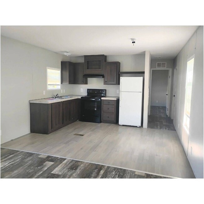 Building Photo - 1520 Nancys Dr