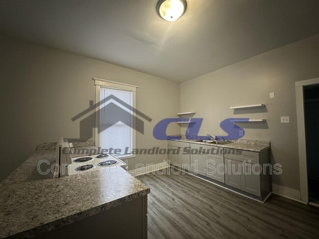 Building Photo - 1507 5th Ave