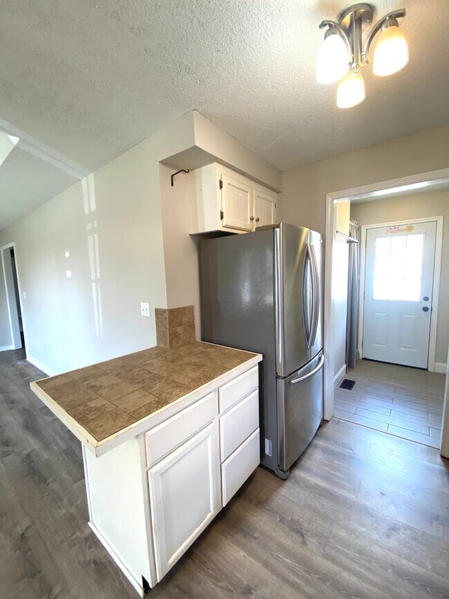 Building Photo - 2719 Knob Ct