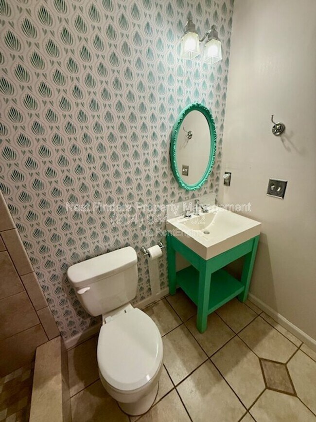 Building Photo - 424 Oak Pond Dr