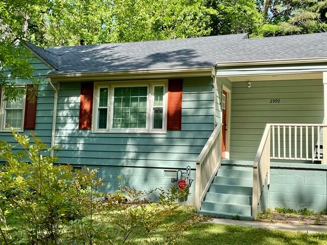 Building Photo - Bright and Modern 3 Beds 2.5 Baths Townhom...