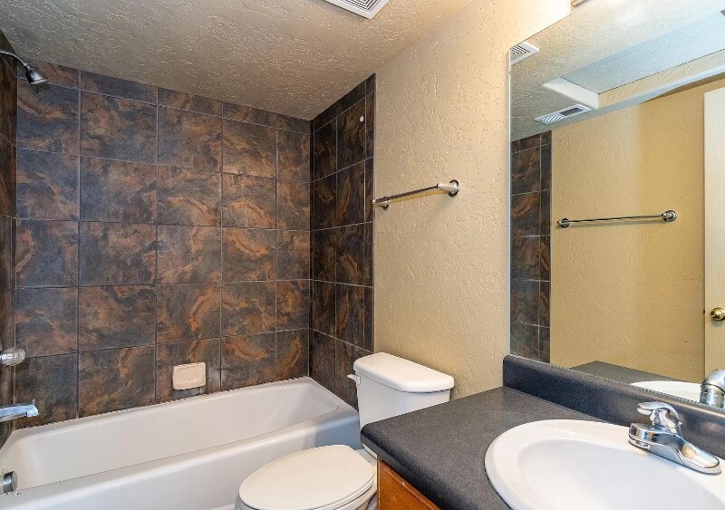 Building Photo - 1284 E Makayla Way