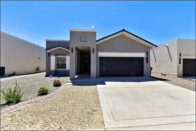 Building Photo - 13868 Paseo Perlas Dr