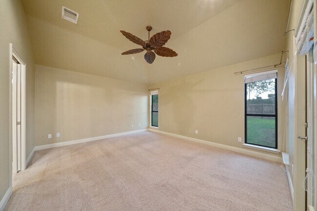 Building Photo - 1214 Sugar Land Dr
