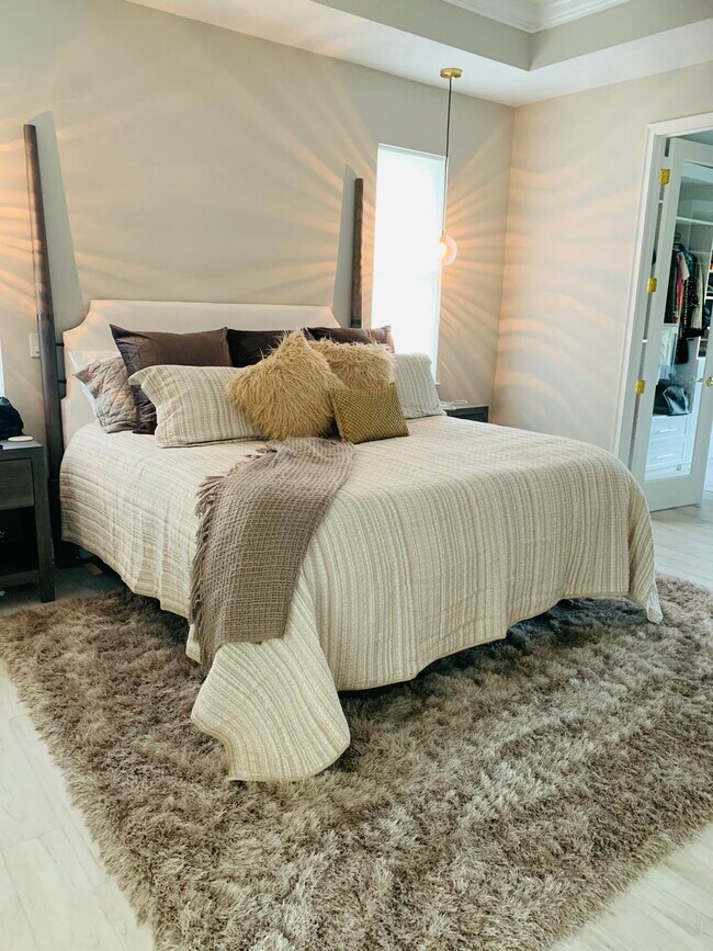 Building Photo - 3155 SW 78th Ave