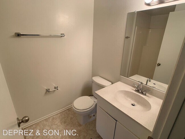 Building Photo - 4 br, 2.5 bath House - 741 HACIENDA DR.