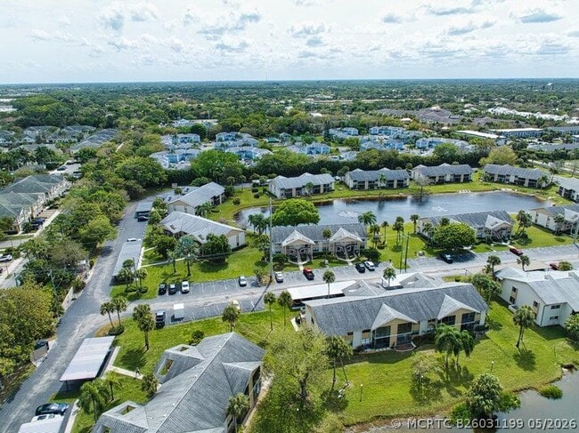 Building Photo - 3151 SE Aster Ln