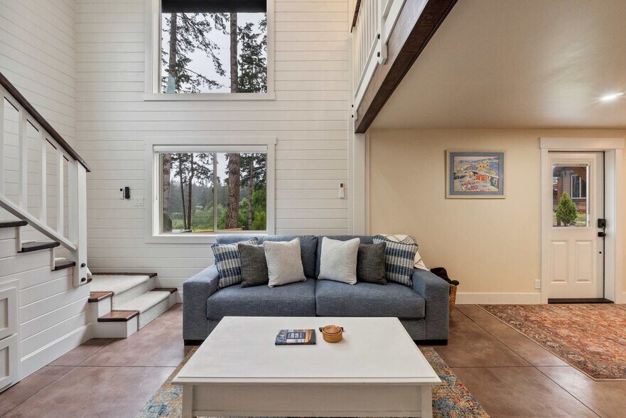 Building Photo - 205 Woodland Dr