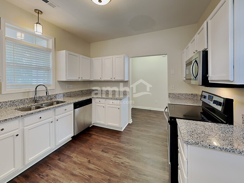 Building Photo - 11234 Heritage Green Dr