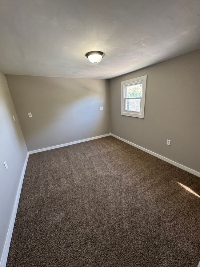 Building Photo - 411 Boltz St